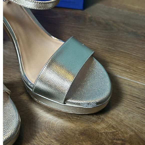 Stuart Weitzman Silver Ankle Strap Block Heel Women's Sandals New in Box - Picture 9 of 9